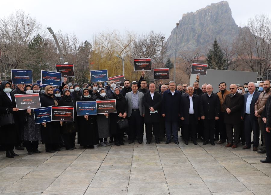 Satılmış: “28 Şubat bin yıl sürse de unutmayacağız”