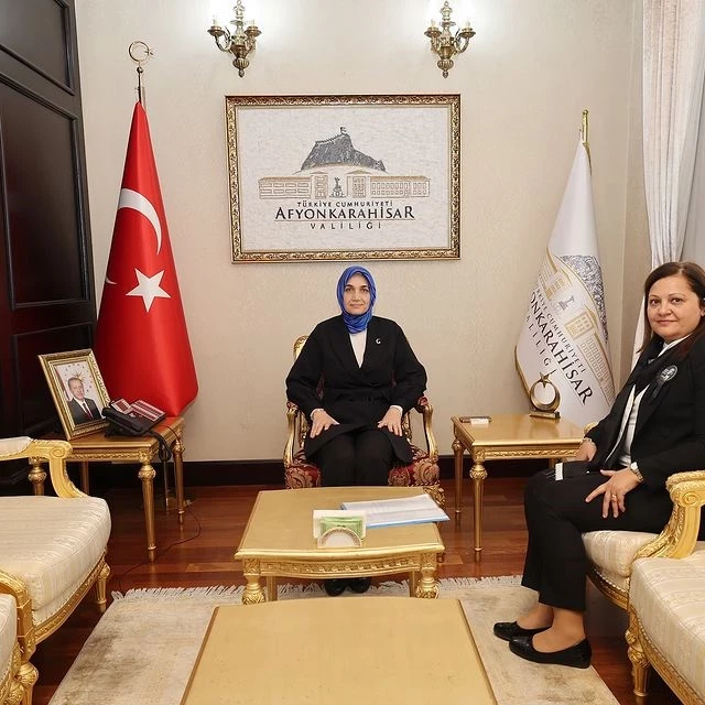 Afyonkarahisar Belediye Başkanı Burcu Köksal, Vali Kübra Yiğitbaşı