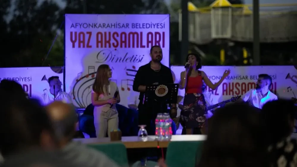 Afyonkarahisar’da “Yaz Akşamları Müzik Dinletisi” Coşkuyla Gerçekleşti