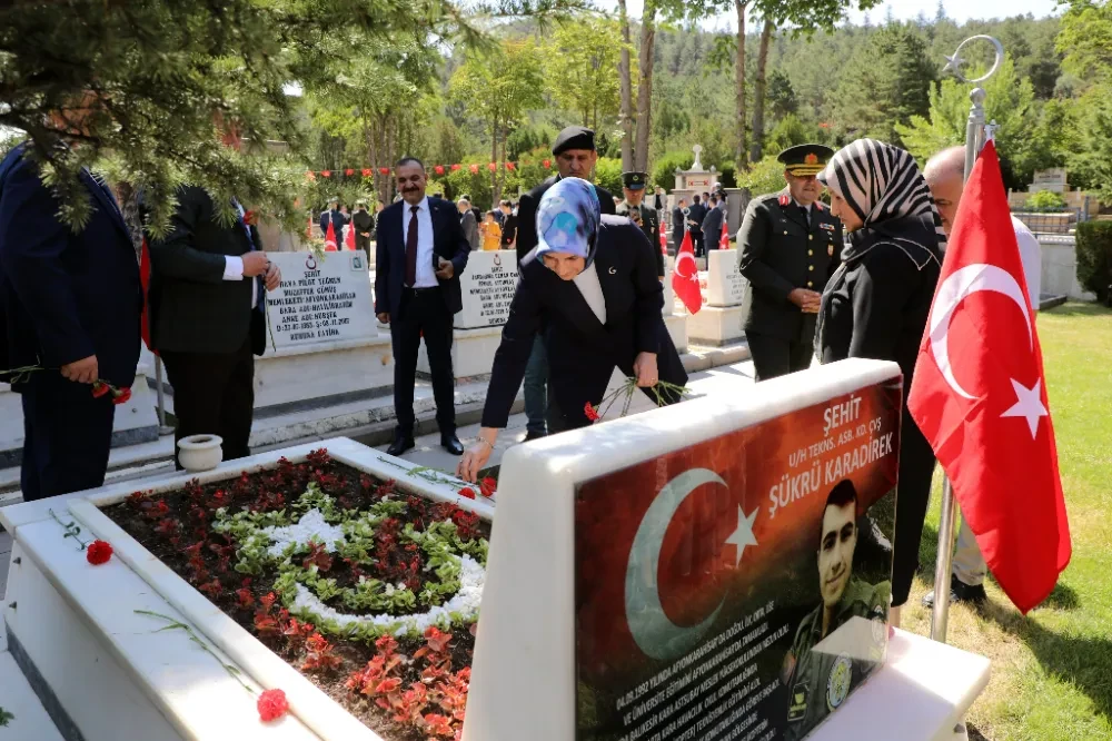  15 Temmuz Demokrasi ve Milli Birlik Günü’nde Şehitlerimiz Anıldı