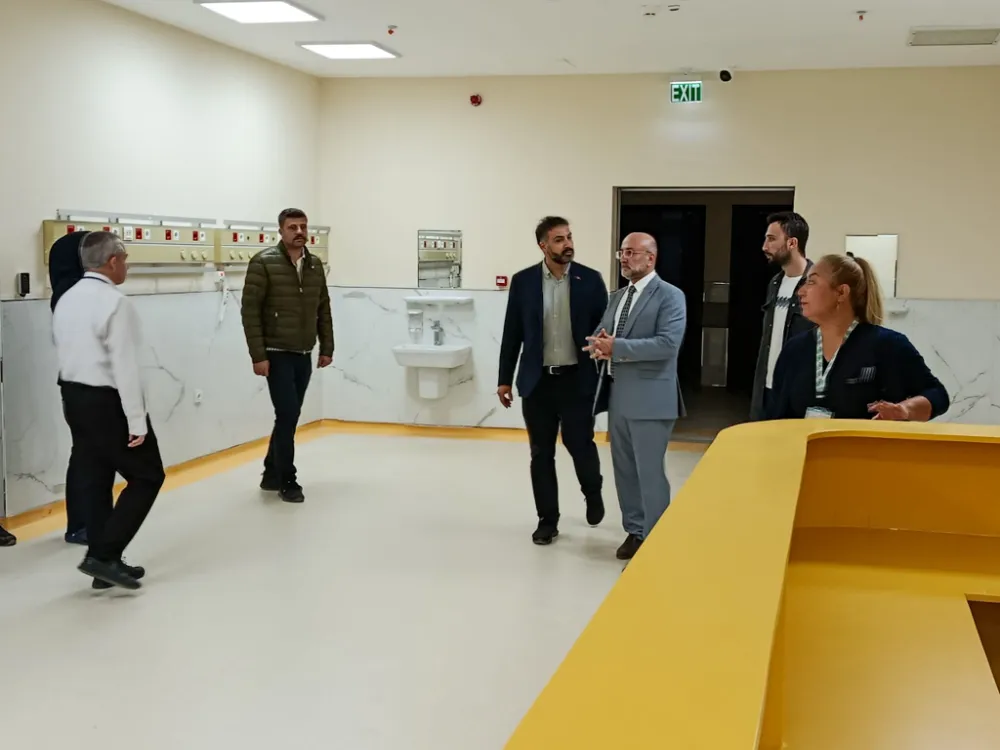 BAŞKAN ŞAHİN, ERİŞKİN ACİL SERVİSİNDE YAPILAN ÇALIŞMALARI İNCELEDİ