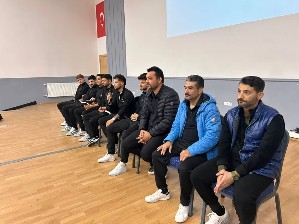 Afyonspor’dan Fen Lisesi’ne Ziyaret: Gençler Takımla Bir Araya Geldi