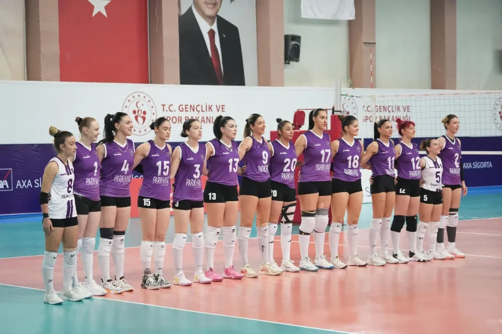 Afyon Belediye Yüntaş Kadın Voleybol Takımı İlk Maçında Galip Geldi!