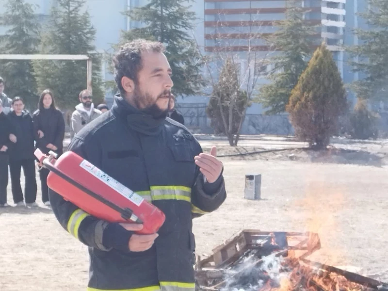 İşme Sahibi Öğrenciler: İtfaiye Ekiplerinden Yangın ve Deprem Eğitimi