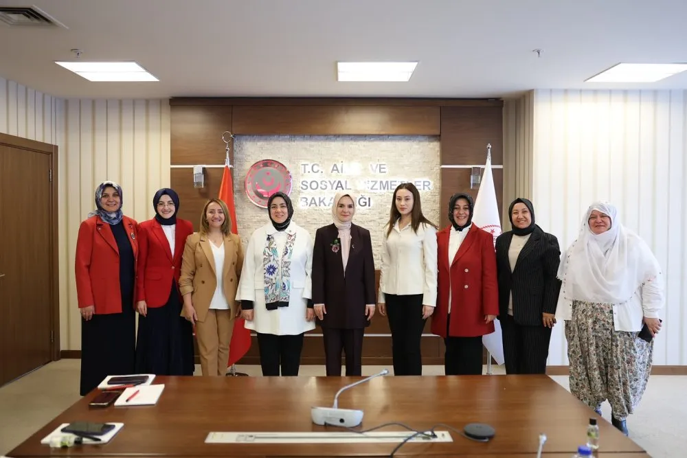Başkan Kılınçarslan, Aile ve Sosyal Hizmetler Bakanı Mahinur Özdemir Göktaş