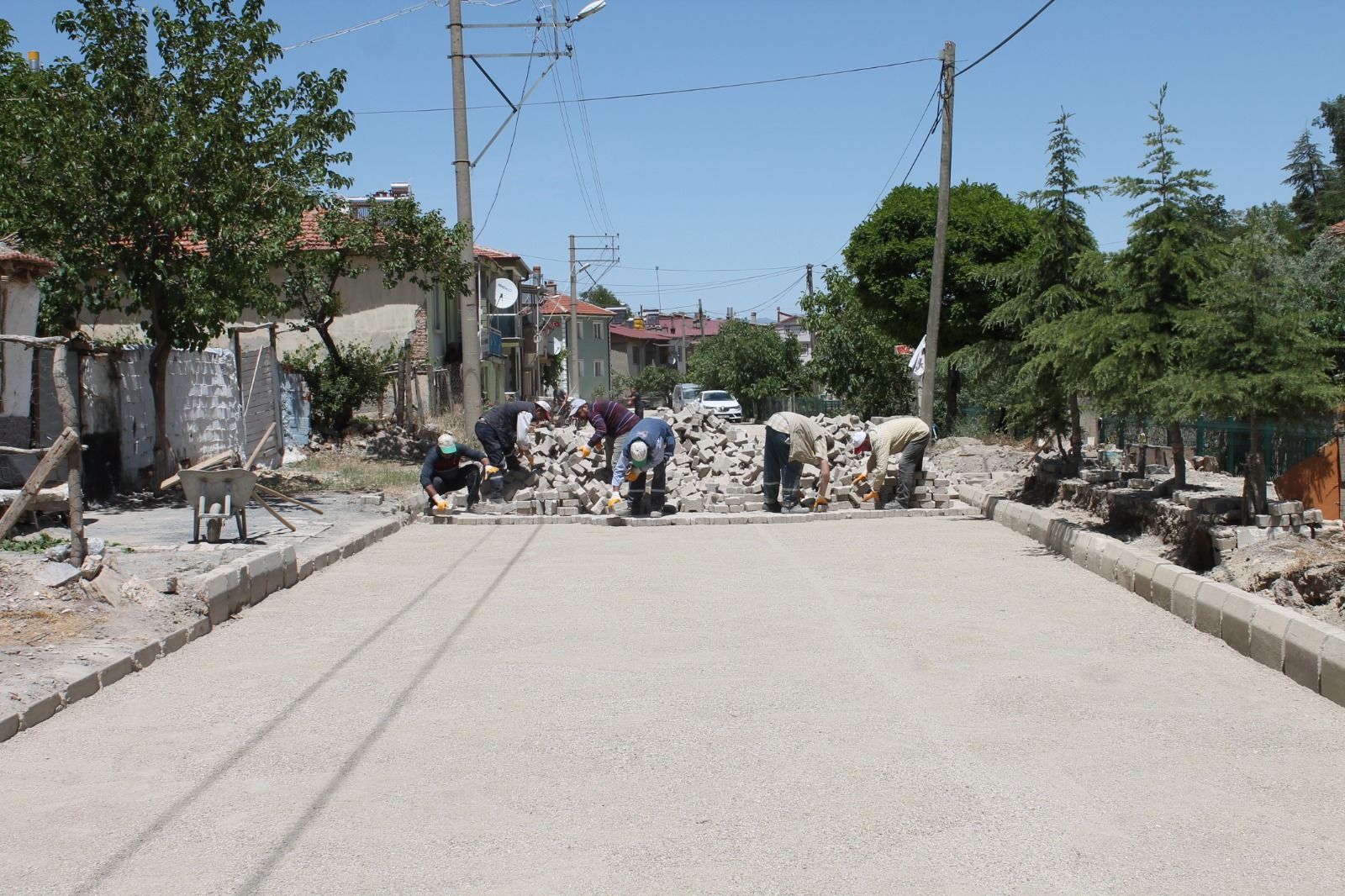 Çay’da tozlu çamurlu yol kalmayacak