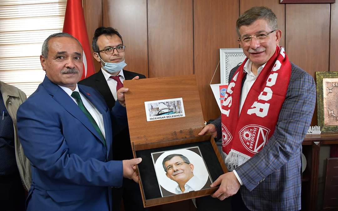 Ahmet Davutoğlu’ndan, İscehisar Belediyesi’ne ziyaret