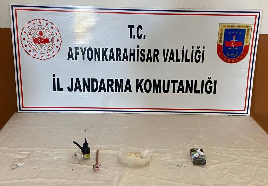 Jandarma Tatarlı’da 68 gr metanfetamin ele geçirildi