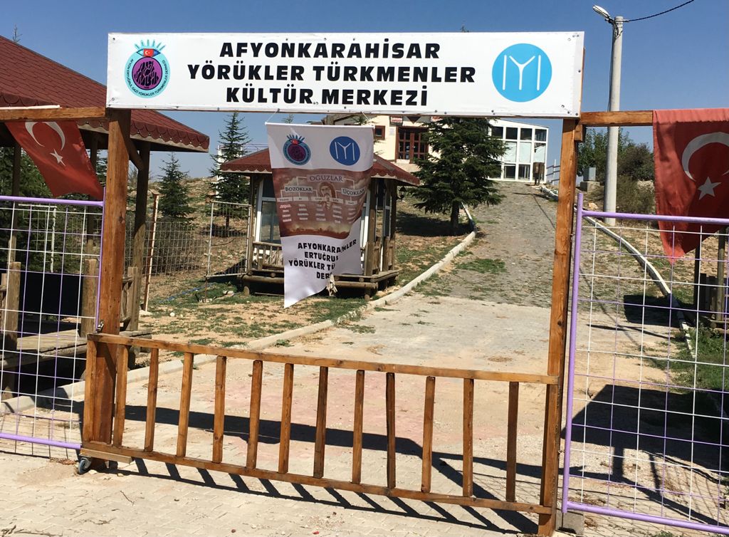Yörükler Türkmenler Kültür Merkezi’ne çirkin saldırı