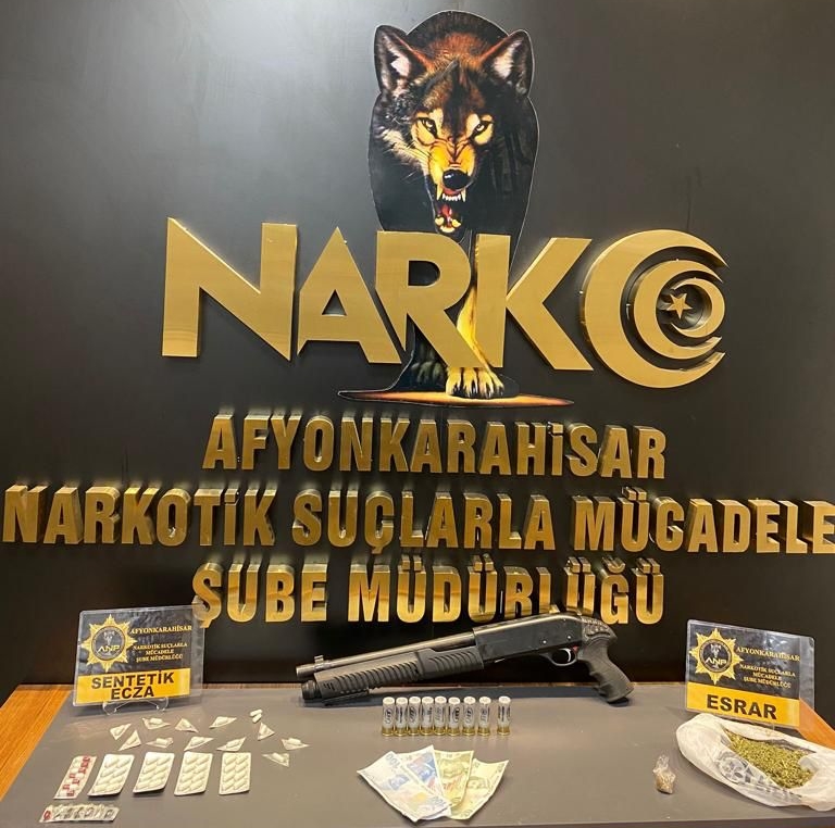 Narkotik Burmalı Mahallesi’nde sokak satıcısını yakaladı